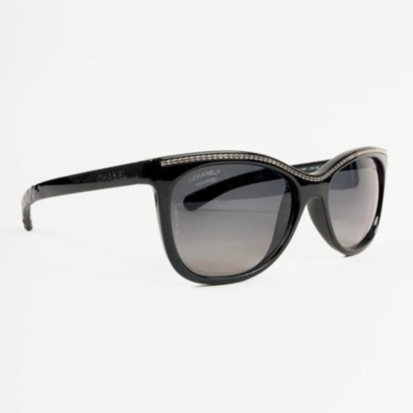 Chanel Chain Trimmed Wayfarer Sunglasses main image 9